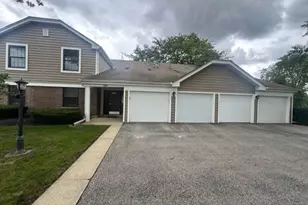 109 Sussex Cir, Schaumburg, IL 60193 - Photo 1