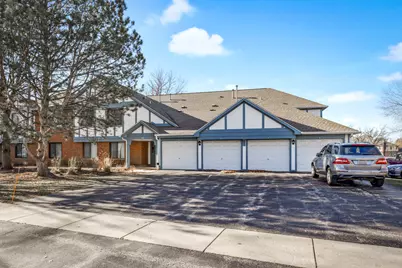 580 Cumberland Trail #B6, Roselle, IL 60172 - Photo 1
