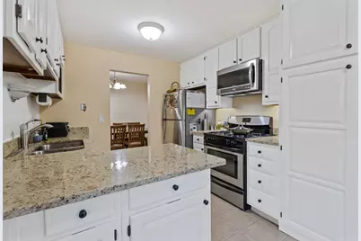 580 Cumberland Trail #B6, Roselle, IL 60172 - Photo 13