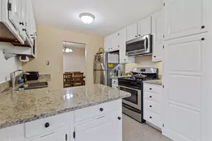 580 Cumberland Trail, Roselle, IL 60172 - Photo 13