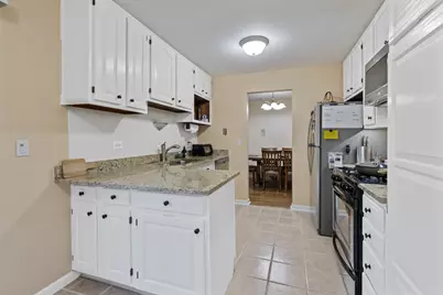 580 Cumberland Trail #B6, Roselle, IL 60172 - Photo 11