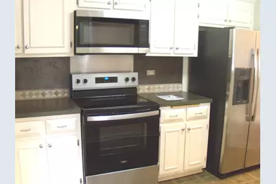 125 Acacia Circle #112, Indian Head Park, IL 60525 - Photo 3