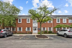 1025 W Wise Rd, Schaumburg, IL 60193 - Photo 1