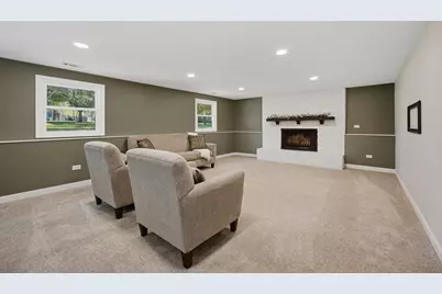 8009 Winter Circle, Downers Grove, IL 60516 - Photo 15