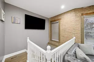 231 E 59th St, Chicago, IL 60637 - Photo 13