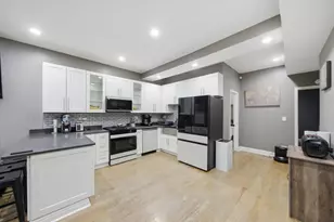 231 E 59th St, Chicago, IL 60637 - Photo 9