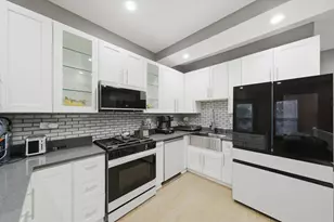 231 E 59th St, Chicago, IL 60637 - Photo 5