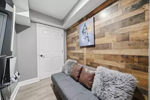 231 E 59th St, Chicago, IL 60637 - Photo 33
