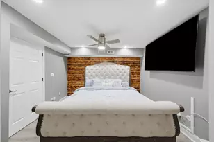231 E 59th St, Chicago, IL 60637 - Photo 25