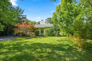 424 Village Rd, Willowbrook, IL 60527 - Photo 1