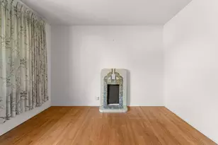 424 Village Rd, Willowbrook, IL 60527 - Photo 3