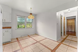 424 Village Rd, Willowbrook, IL 60527 - Photo 7