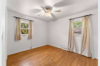 424 Village Road, Willowbrook, IL 60527 - Photo 9