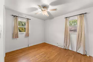 424 Village Rd, Willowbrook, IL 60527 - Photo 9