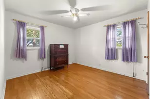 424 Village Rd, Willowbrook, IL 60527 - Photo 11