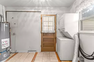 424 Village Rd, Willowbrook, IL 60527 - Photo 15