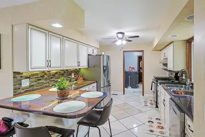 1431 Maple Lane, Elgin, IL 60123 - Photo 17