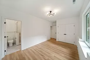 1355 W 16th St, Chicago, IL 60608 - Photo 11