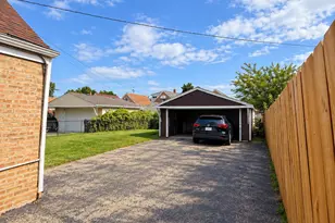4137 Ruby St, Schiller Park, IL 60176 - Photo 17