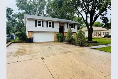 807 Hayward Avenue, Streamwood, IL 60107 - Photo 1