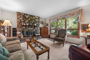 4555 Cinnamon Ct, Rockford, IL 61114 - Photo 3