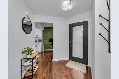 307 N Charles Avenue, Naperville, IL 60540 - Photo 13