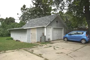 347 S Lake St, Aurora, IL 60506 - Photo 3