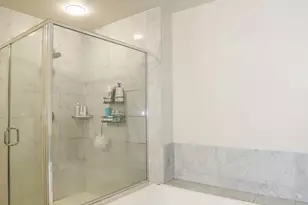 910 W Huron St, Chicago, IL 60642 - Photo 15