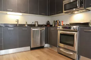 910 W Huron St, Chicago, IL 60642 - Photo 11
