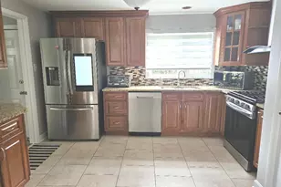 111 Westover Ln, Schaumburg, IL 60193 - Photo 3