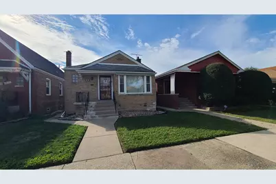8828 S Ridgeland Avenue, Chicago, IL 60617 - Photo 1