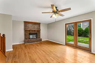 4399 Bluebird Ct, Gurnee, IL 60031 - Photo 3