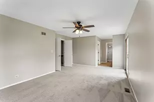 4399 Bluebird Ct, Gurnee, IL 60031 - Photo 15