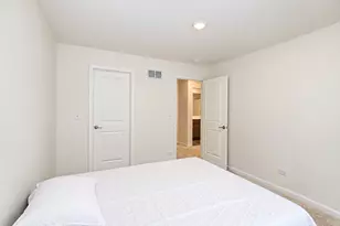 112 Sweetflag Cir, Elgin, IL 60124 - Photo 15
