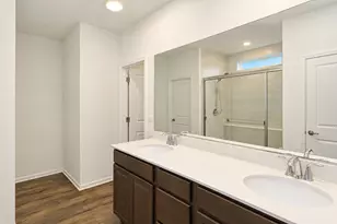 112 Sweetflag Cir, Elgin, IL 60124 - Photo 11