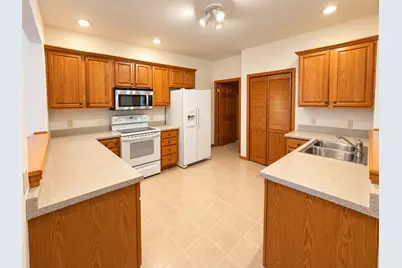 313 Bryant Circle Drive #313, Princeton, IL 61356 - Photo 7