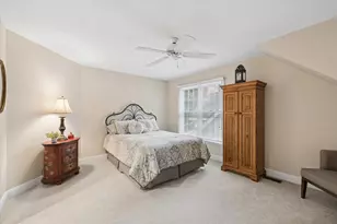 933 Wedgewood Dr, Crystal Lake, IL 60014 - Photo 25