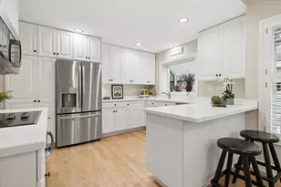 933 Wedgewood Dr, Crystal Lake, IL 60014 - Photo 11