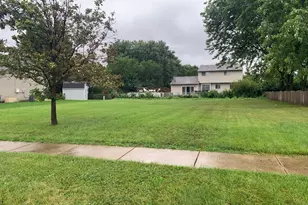 84 W Lynn St, South Elgin, IL 60177 - Photo 1