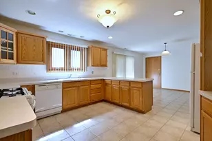2620 N 72nd Ct, Elmwood Park, IL 60707 - Photo 9