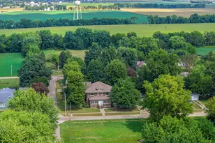 201 E North St, Ridge Farm, IL 61870 - Photo 3