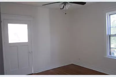 2107 E 72nd Place, Chicago, IL 60649 - Photo 9