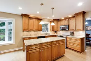 816 Canyon Run Rd, Naperville, IL 60565 - Photo 9