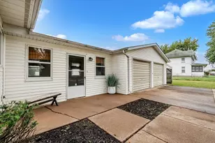 235 SE 3rd St, Woodhull, IL 61490 - Photo 11