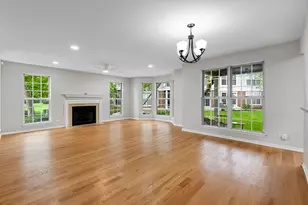 924 Ann Arbor Ln, Vernon Hills, IL 60061 - Photo 3