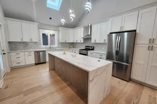 8416 Mansfield Ave, Burbank, IL 60459 - Photo 9