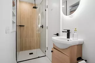 310 N Clinton St, Chicago, IL 60661 - Photo 5