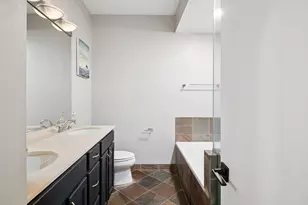 310 N Clinton St, Chicago, IL 60661 - Photo 17