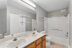 95 N Macgillis Dr, Round Lake, IL 60073 - Photo 17