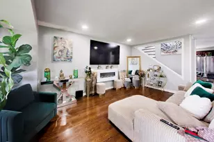 8017 S Sacramento Ave, Chicago, IL 60652 - Photo 5